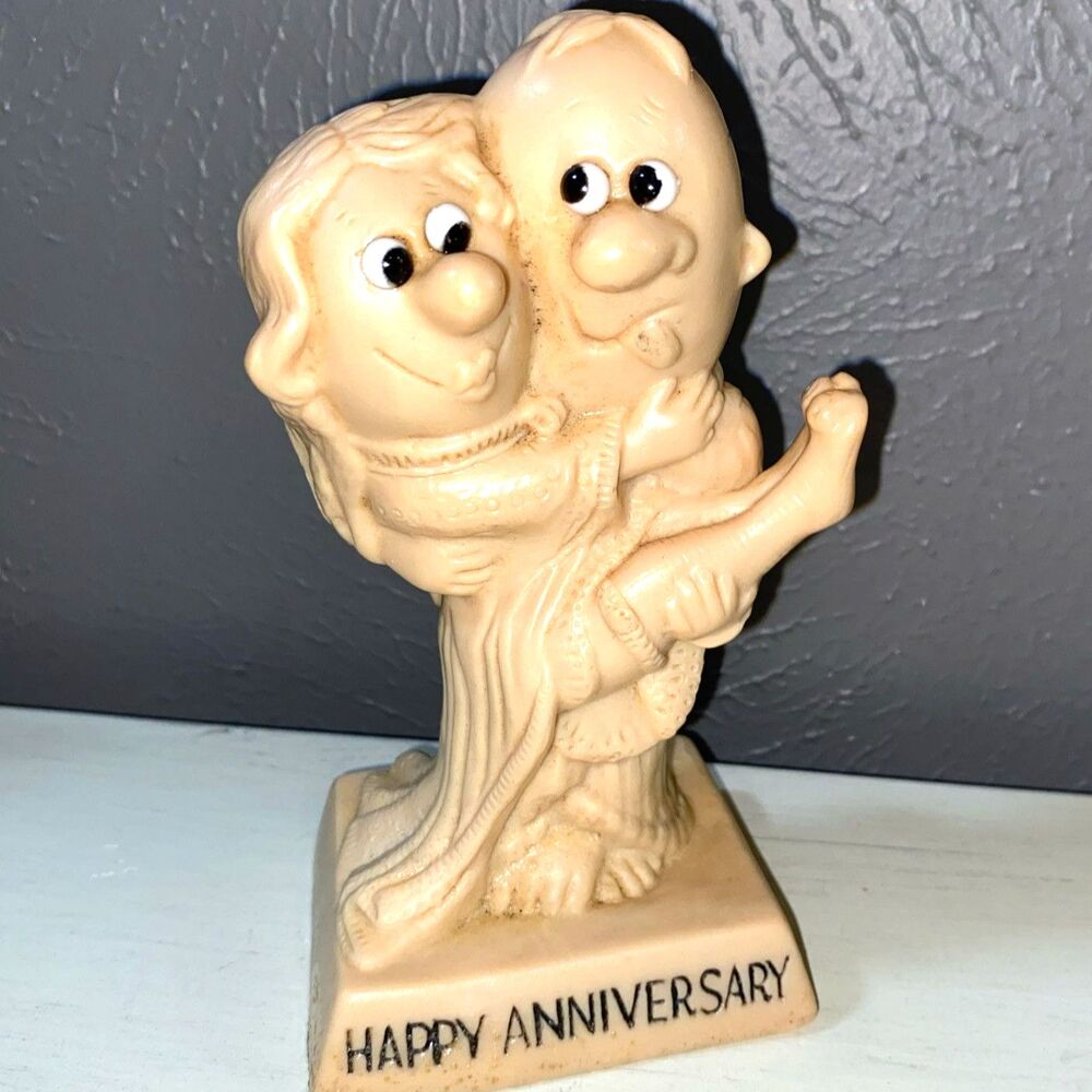 Vintage Happy Anniversary R & W BERRIES Co Figurine Statue 1970
